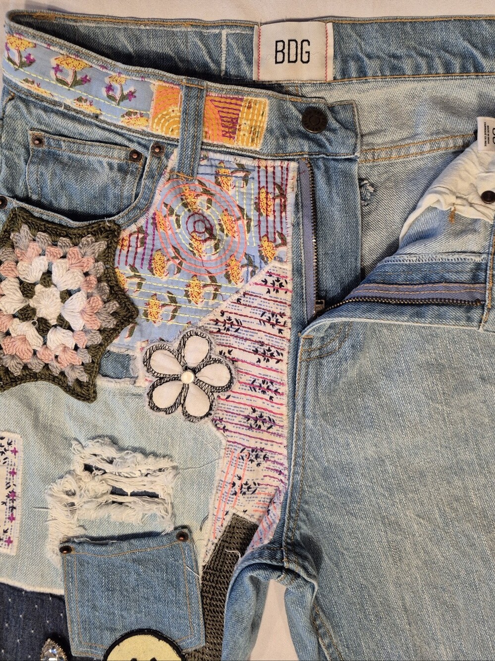 BDG Faded Patchwork Jeans High Rise Cropped Flare Raw Hem Floral & Smiley Patch - Picture 5 of 14
